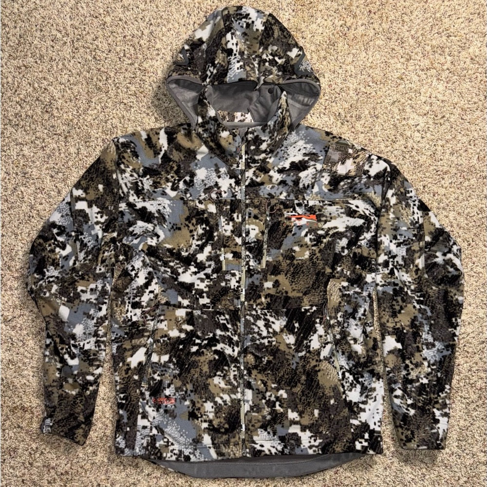 Men's Camouflage Performance Jacket
